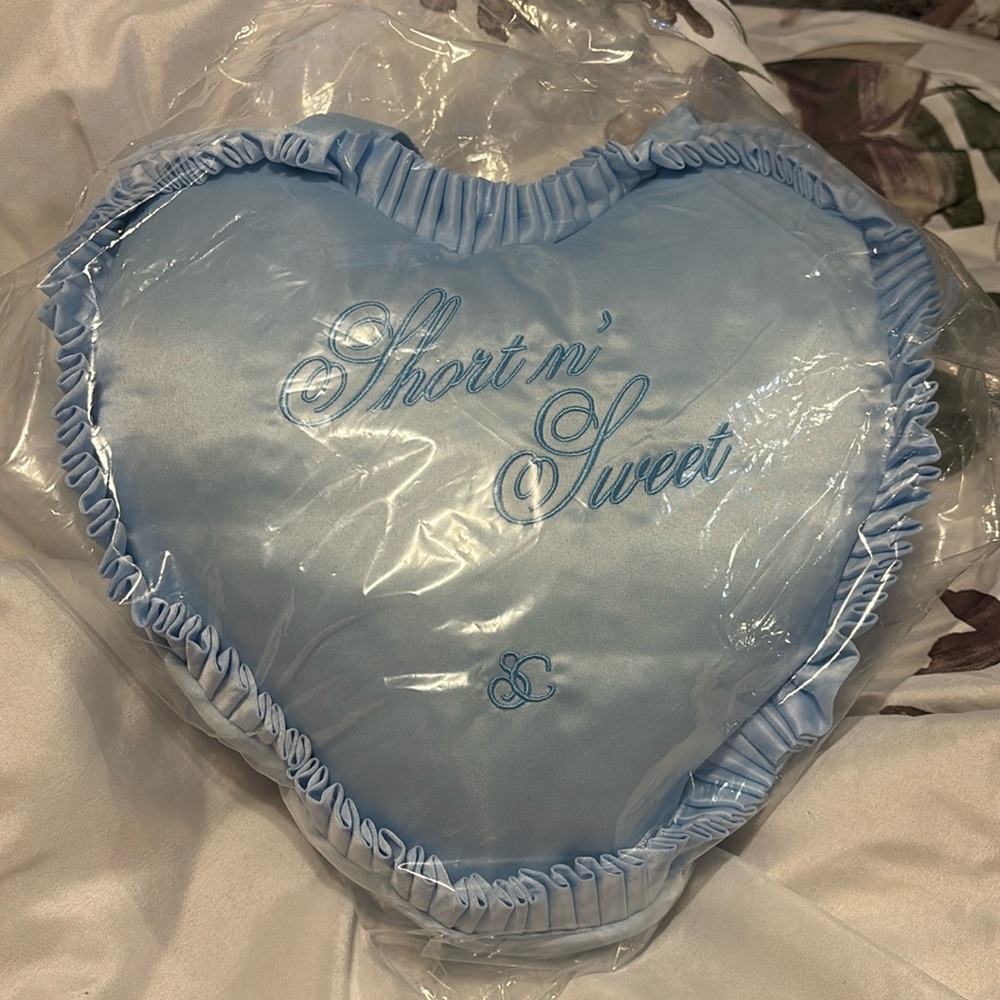 ***SOLD*** Short n sweet heart tote bag